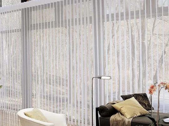 Clean light-filtering window coverings in a contemporary room